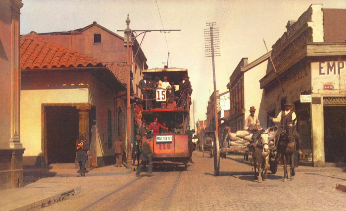 Tranvía en Calle Arturo Prat, año 1920 — Calle Arturo Prat — 1920 | Chile de Ayer