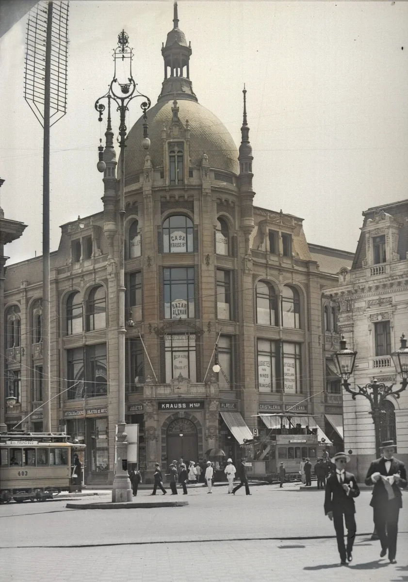 Bazar Krauss en 1920 — Plaza de Armas de Santiago — 1920 | Chile de Ayer