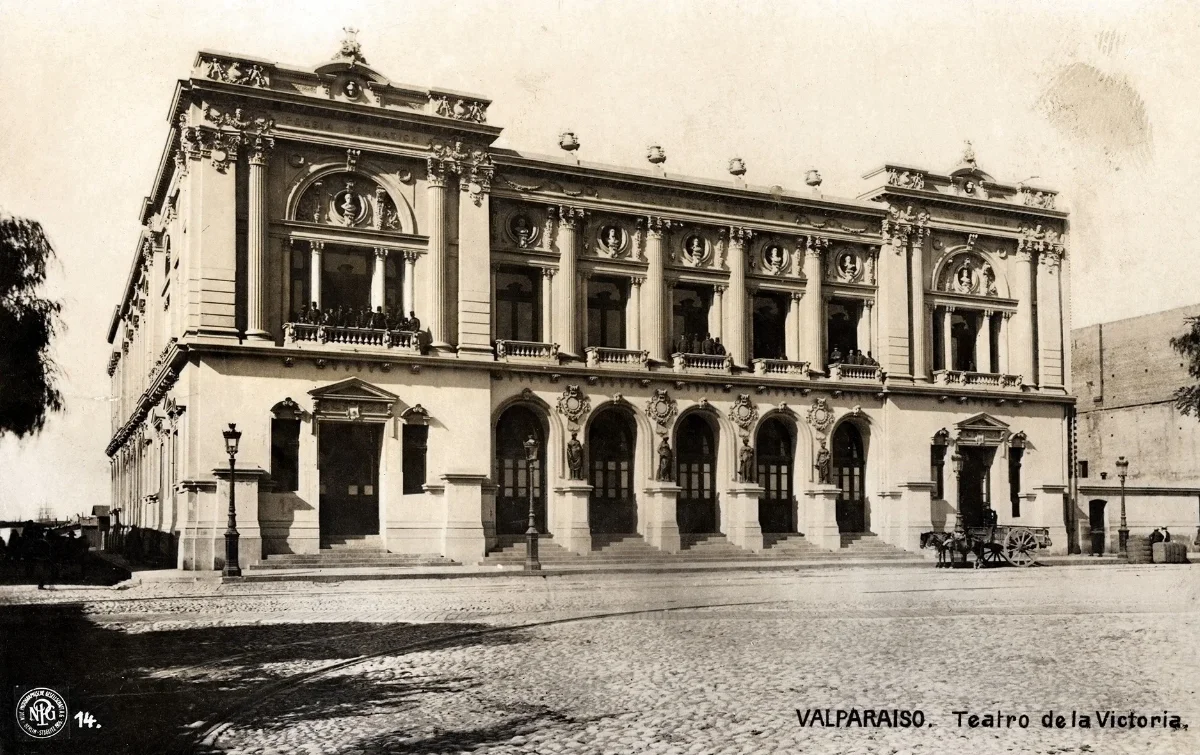 Teatro Victoria en 1902 — Plaza de la Victoria — 1902 | Chile de Ayer