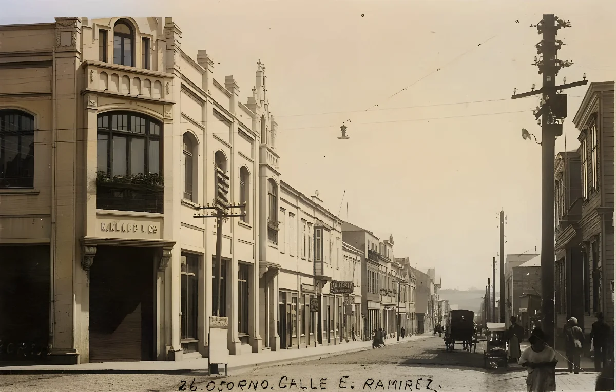 Osorno en los años 20s — Esquina Ramírez con Bulnes — 1920 | Chile de Ayer
