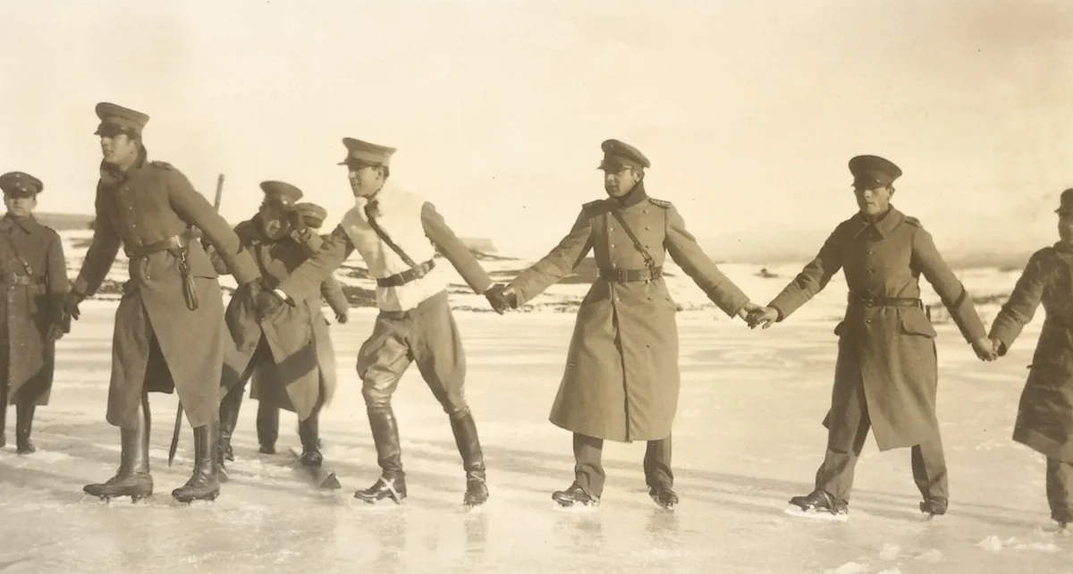 Soldados Punta Arenas en 1918 — Muelle Loreto — 1918 | Chile de Ayer