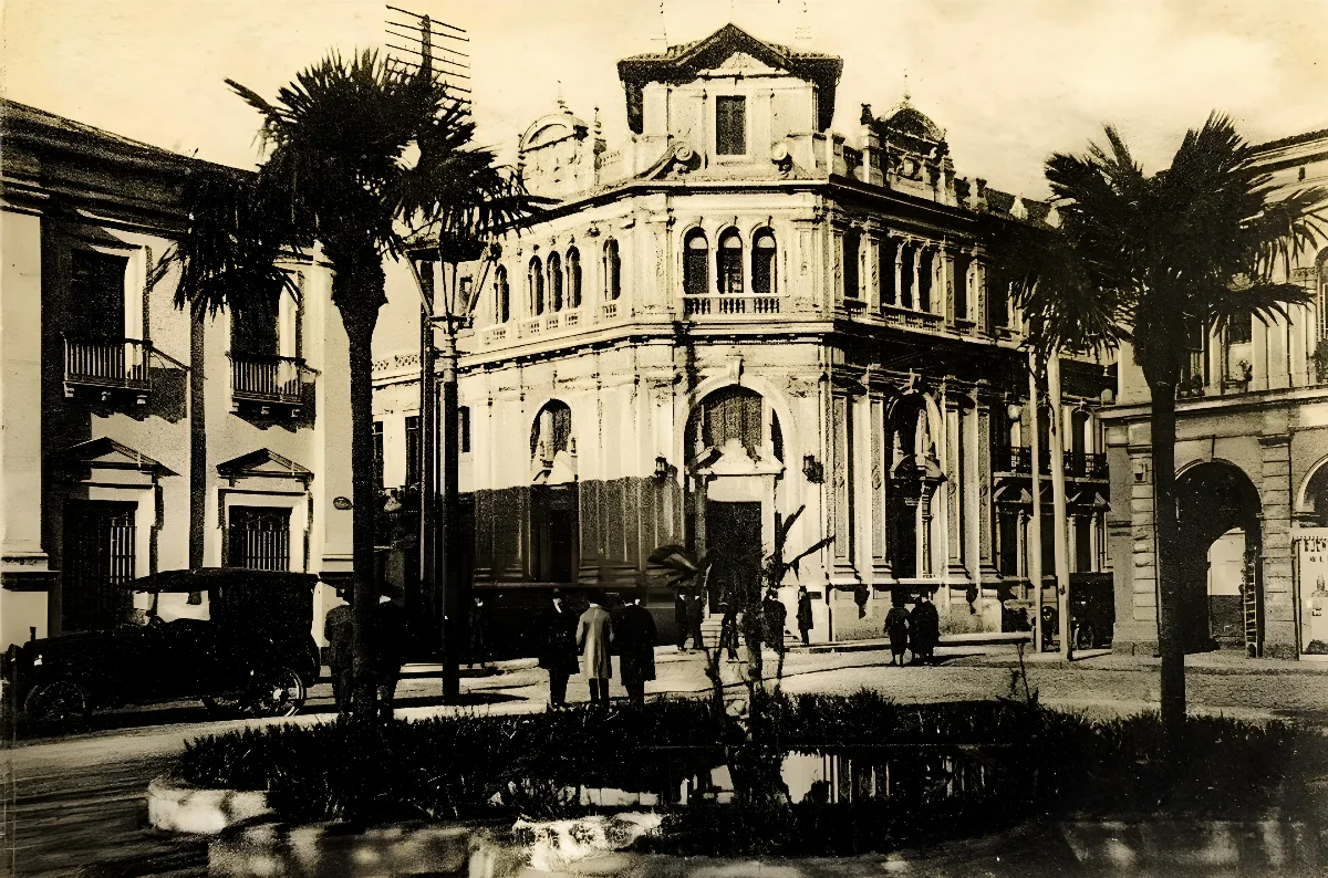 Caja Nacional de Ahorros, Concepción en 1920 — Plaza Independencia de Concepción — 1920 | Chile de Ayer
