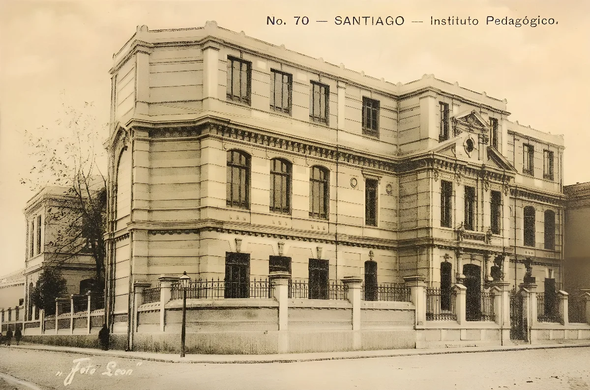 Instituto Pedagógico de Santiago circa. 1920 — Instituto Pedagógico de Chile — 1920 | Chile de Ayer