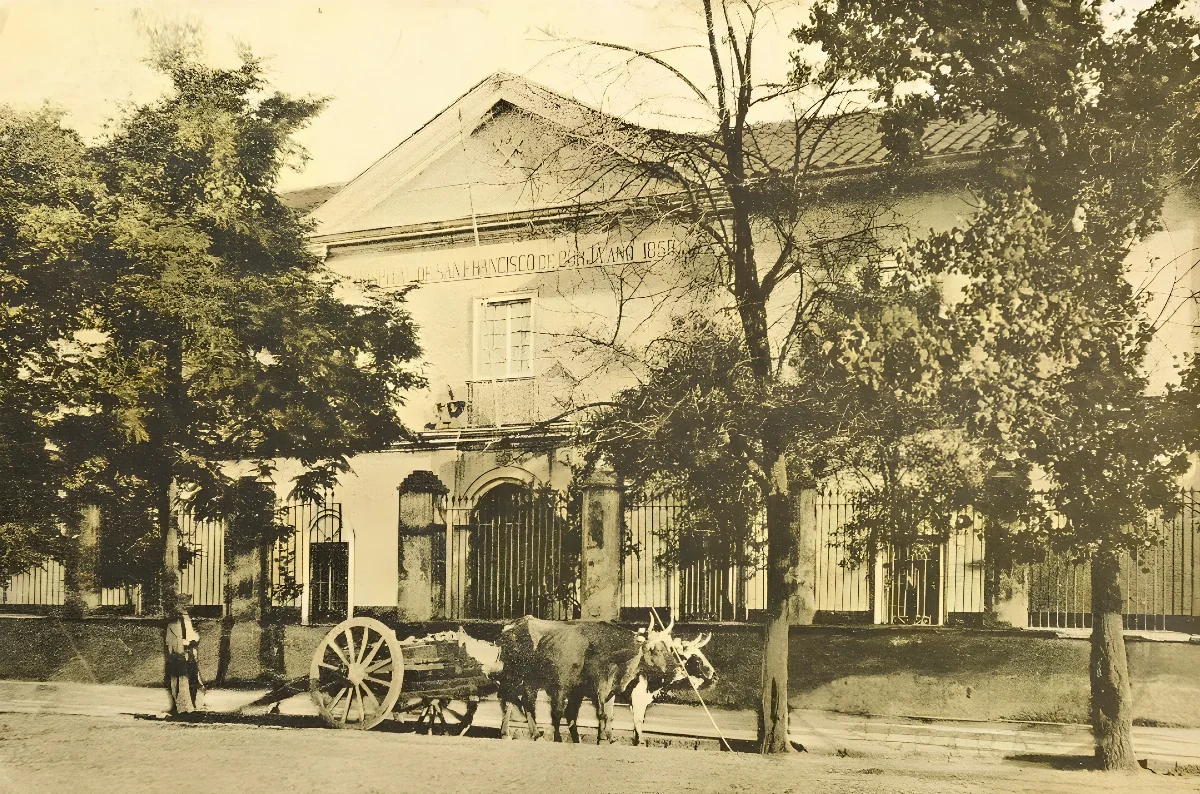 Hospital San Francisco de Borja, Santiago ca. 1915 — Avenida Libertador Bernardo O'Higgins — 1915 | Chile de Ayer