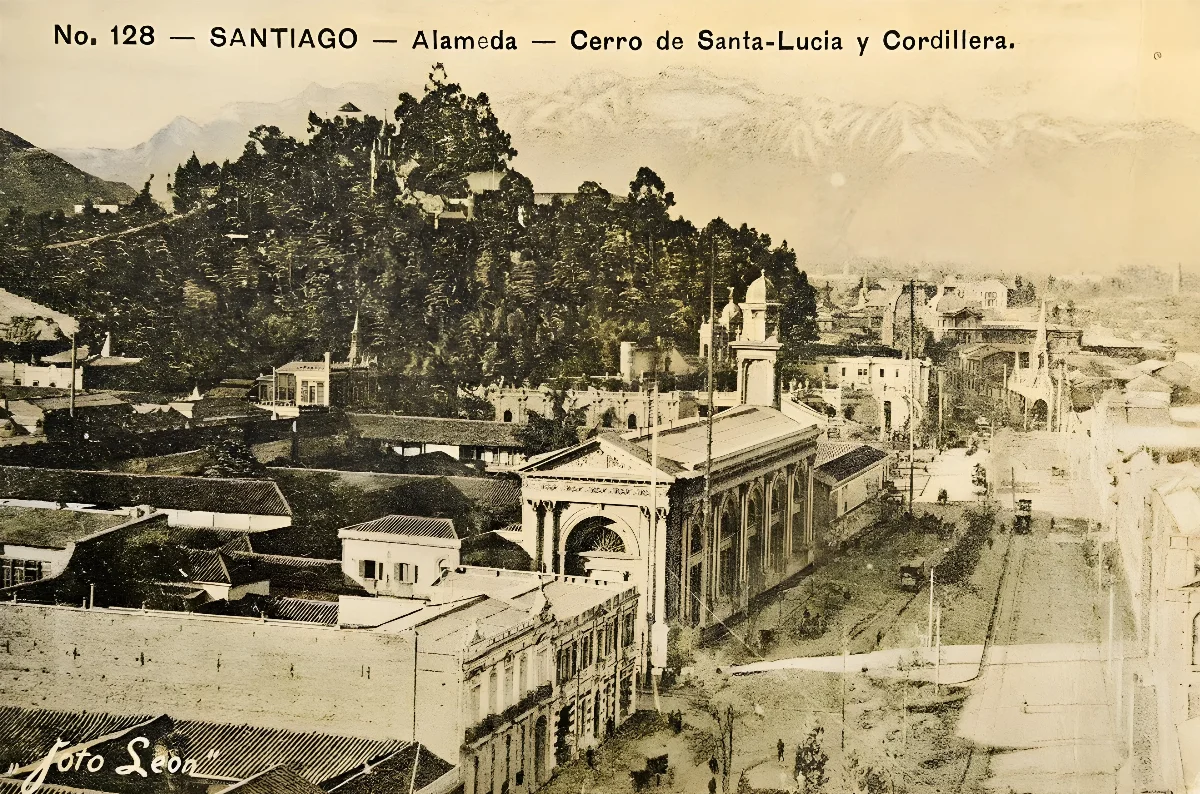 La Alameda y Santa Lucía ca. 1900 — Cerro Santa Lucía — 1900 | Chile de Ayer