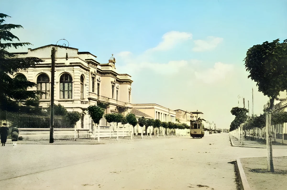 Calle España de Santiago ca. 1920 — Calle España — 1920 | Chile de Ayer