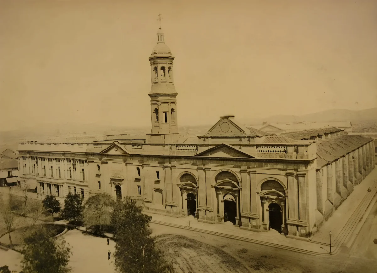 Santiago, Iglesia Catedral 1890 — Plaza de Armas de Santiago — 1890 | Chile de Ayer