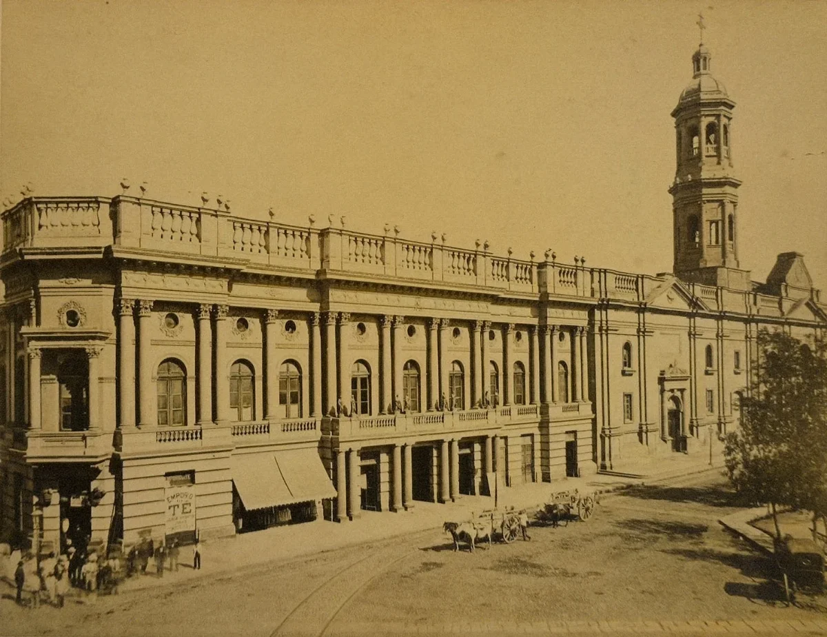 Torre del Sagrario de la Catedral de Santiago, 1890 — Plaza de Armas de Santiago — 1890 | Chile de Ayer
