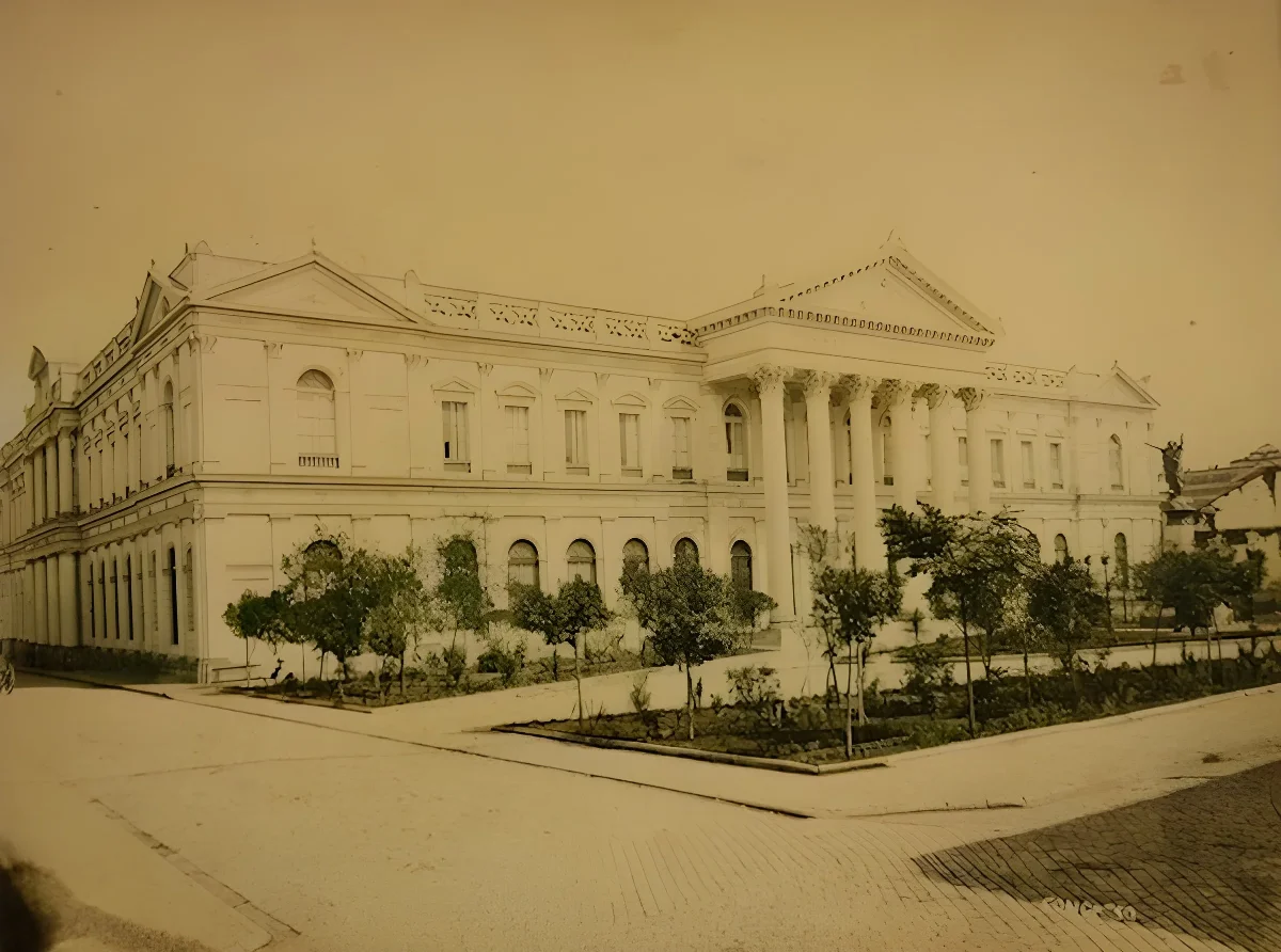 Santiago, Edificio del Congreso en 1890 — 1890 | Chile de Ayer