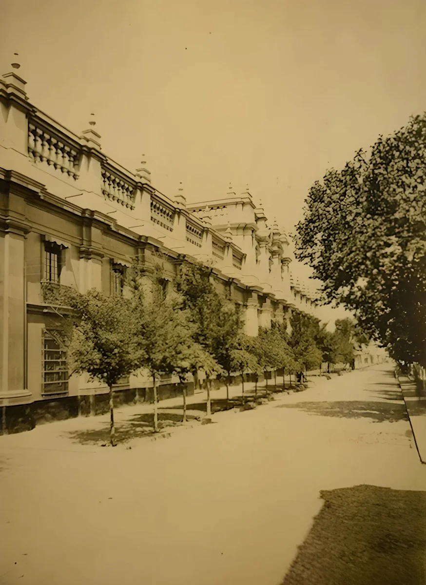 Palacio de La Moneda en 1890 — Palacio de La Moneda — 1890 | Chile de Ayer