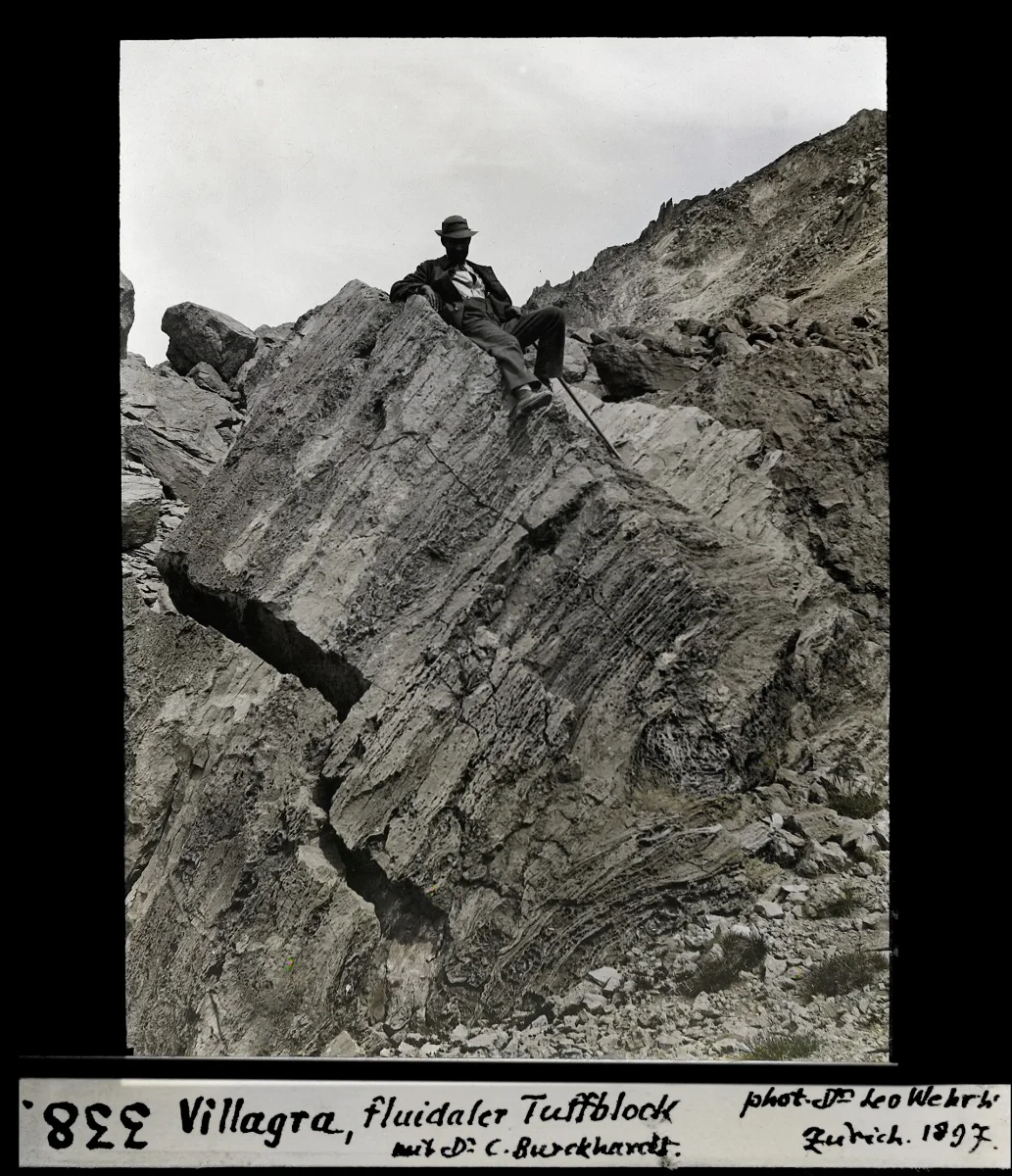 Villagra, fluidaler Tuffblock mit Dr. C. Burckhardt — 1897 | Chile de Ayer