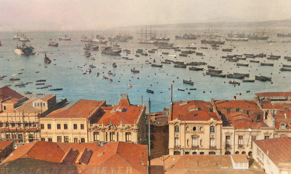 Bahía de Valparaíso a principios de 1900 — Bahía de Valparaíso — 1905 | Chile de Ayer