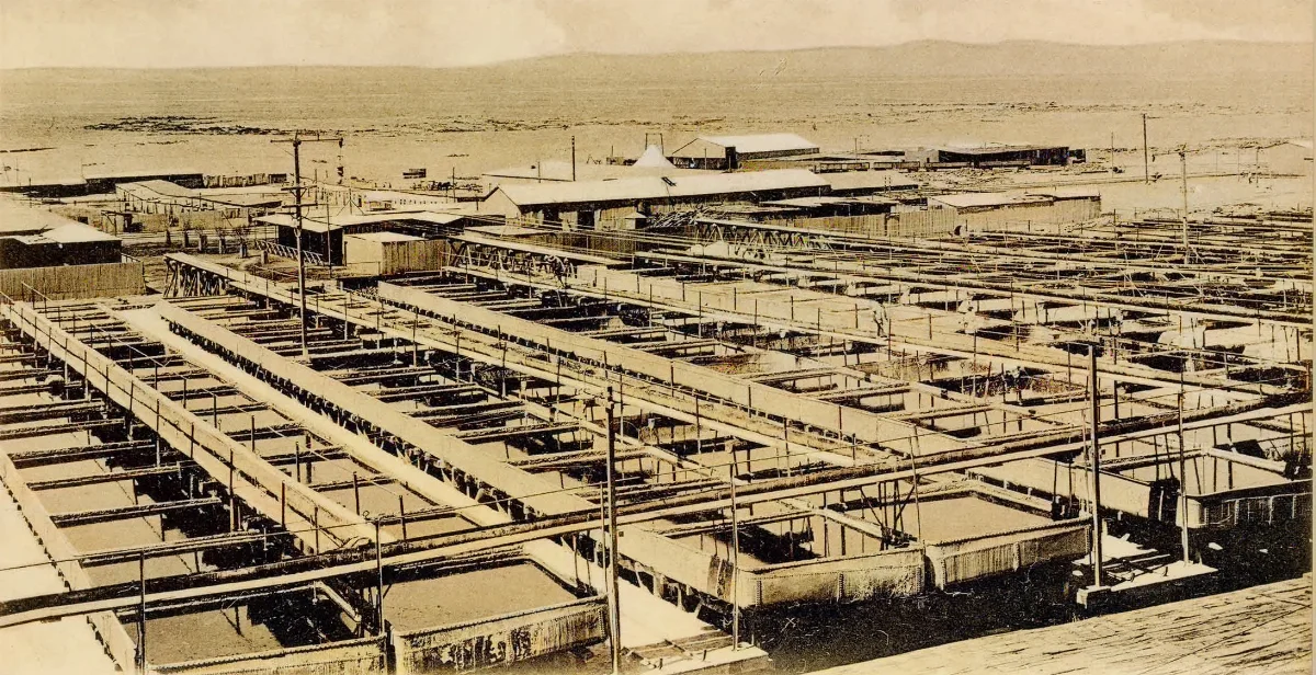 Oficina Agustín Edwards de Antofagasta ca. 1920 — 1920 | Chile de Ayer
