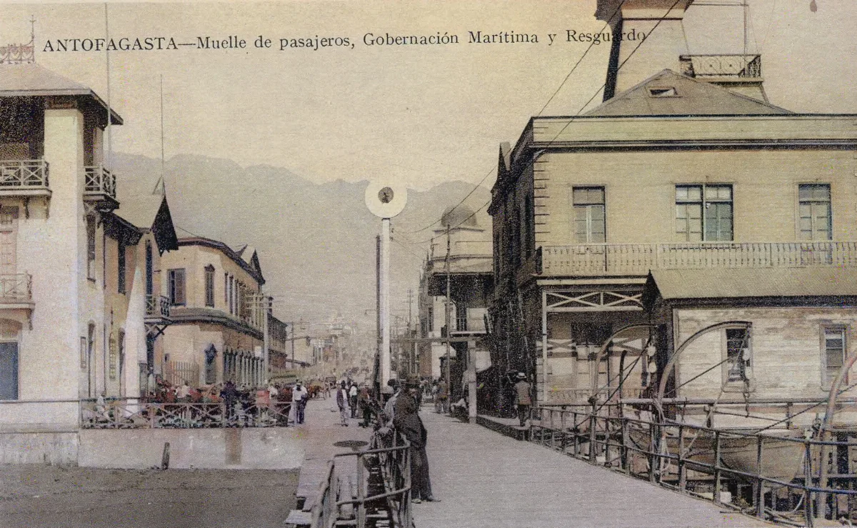 Muelle de pasajeros de Antofagasta ca. 1910 — 1910 | Chile de Ayer