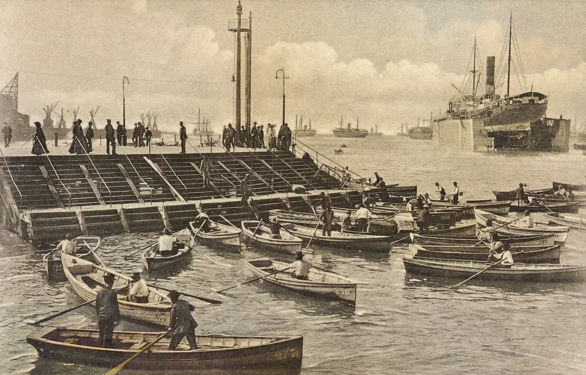 Muelle de pasajeros de Valparaíso en 1910 — 1910 | Chile de Ayer