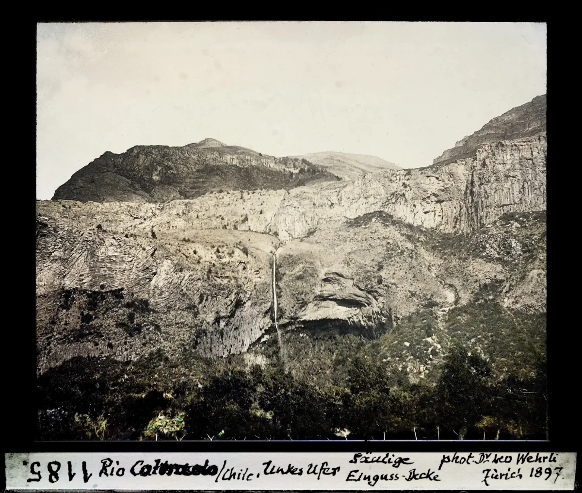 Pared de montaña y cascada — aprox. 1897–1940 | Chile de Ayer