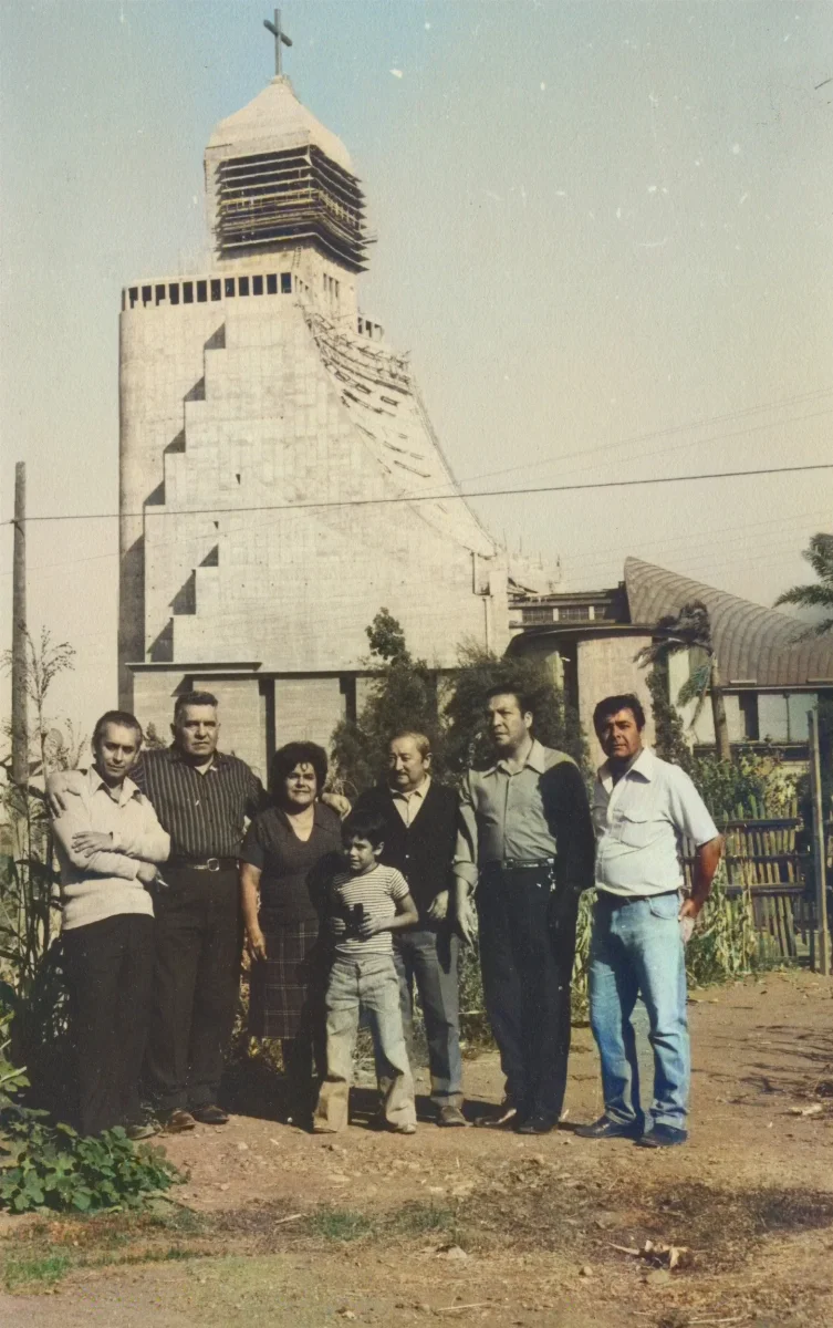 Templo Votivo de Maipú durante su construcción en 1976 — 1976 | Chile de Ayer