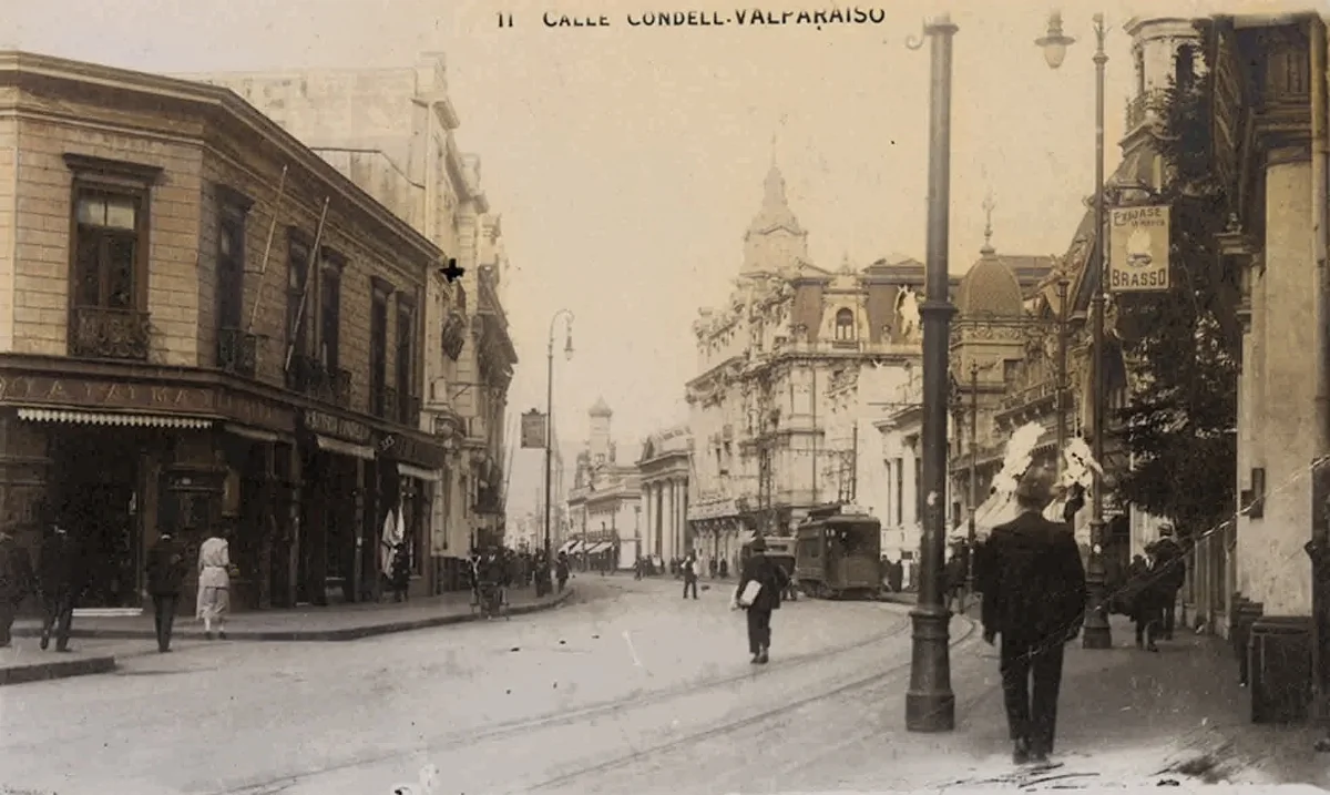 Calle Condel de Valparaíso ca. 1920 — 1920 | Chile de Ayer
