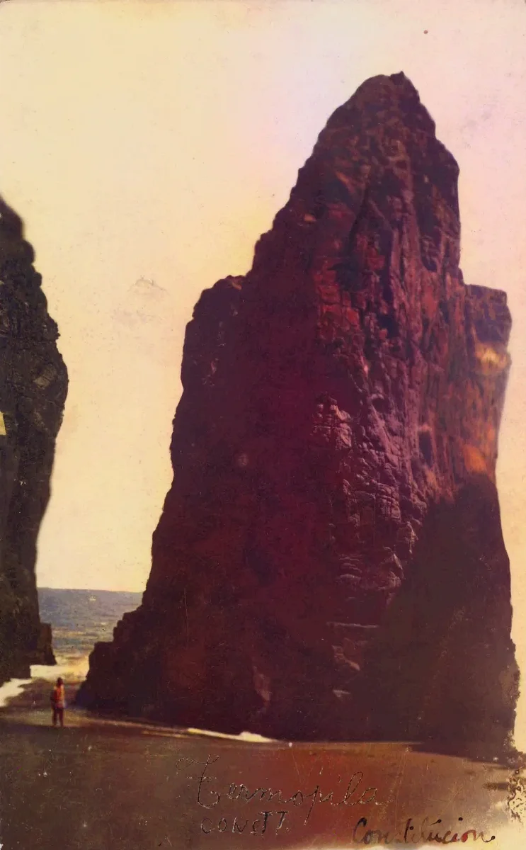 Rocas de Constituciín ca. 1915 — 1915 | Chile de Ayer