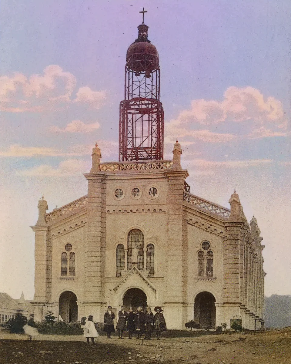 Construcción de la catedral de Ancud en 1905 — Plaza de Armas de Ancud — 1905 | Chile de Ayer
