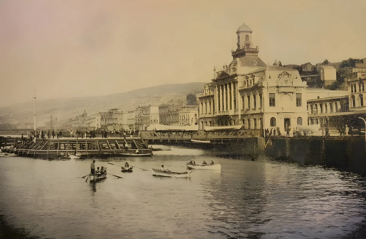 Muelle de Pasajeros, 1888 - Félix Leblanc — Municipalidad de Valparaíso — 1888 | Chile de Ayer