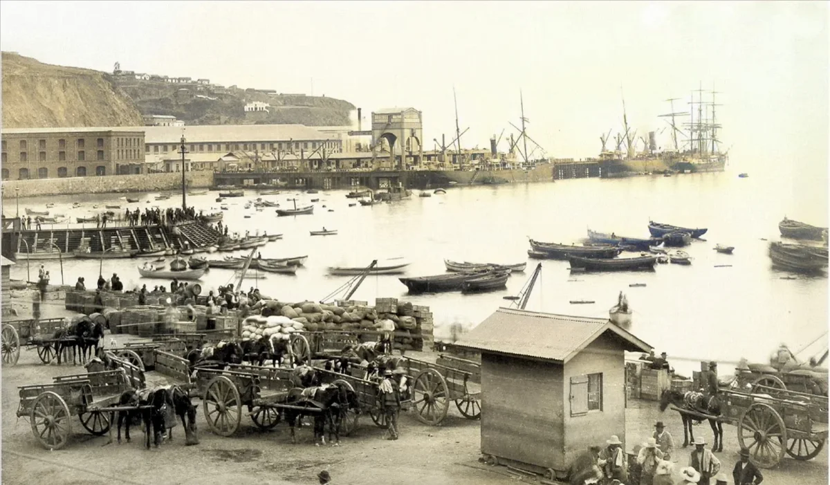 Puerto en 1890 — Municipalidad de Valparaíso — 1890 | Chile de Ayer