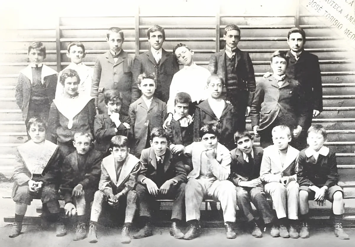 Alumnos del Instituto Nacional de Chile (1901) — 1901 | Chile de Ayer