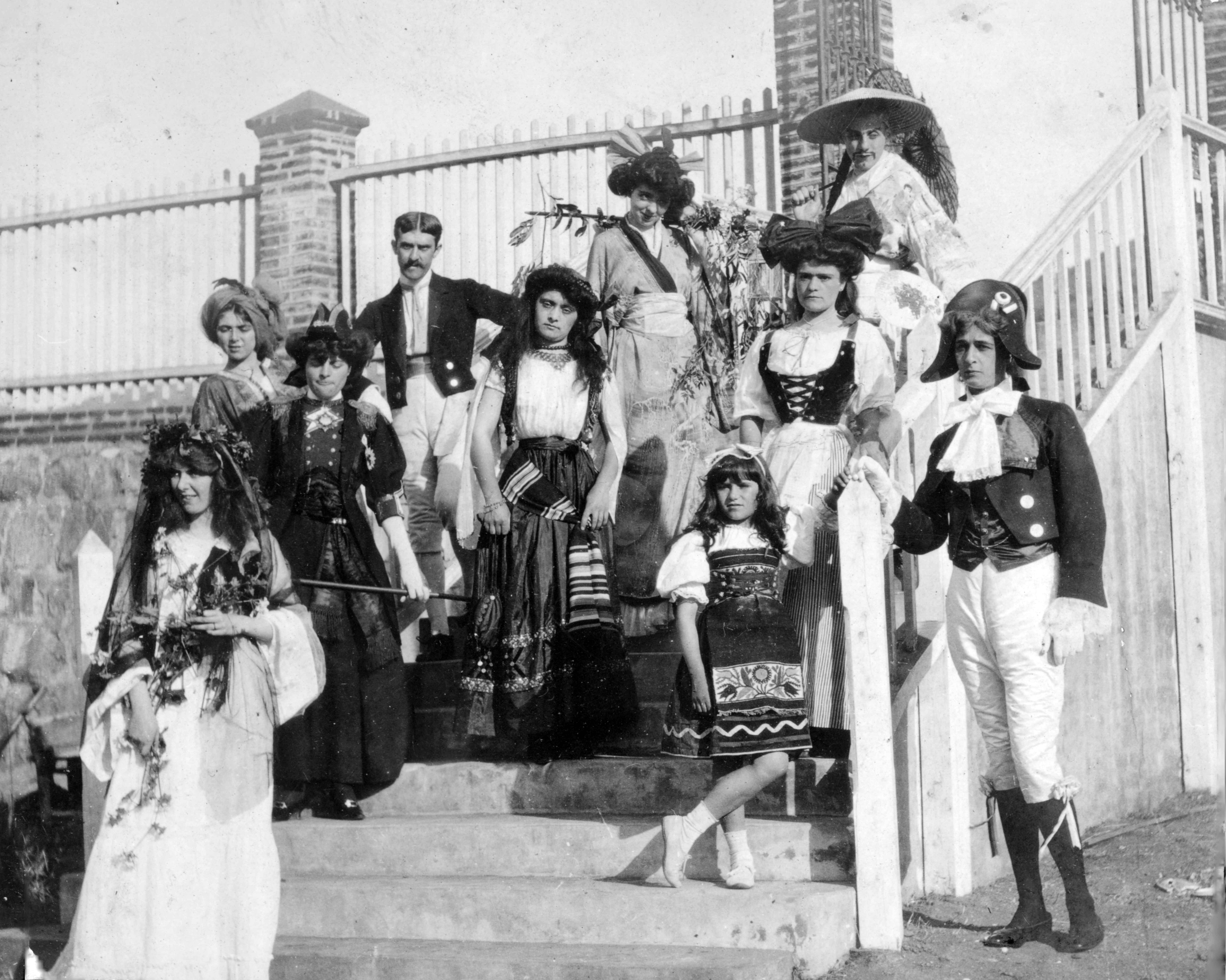 Carnaval de Zapallar en 1907 — 1907 | Chile de Ayer