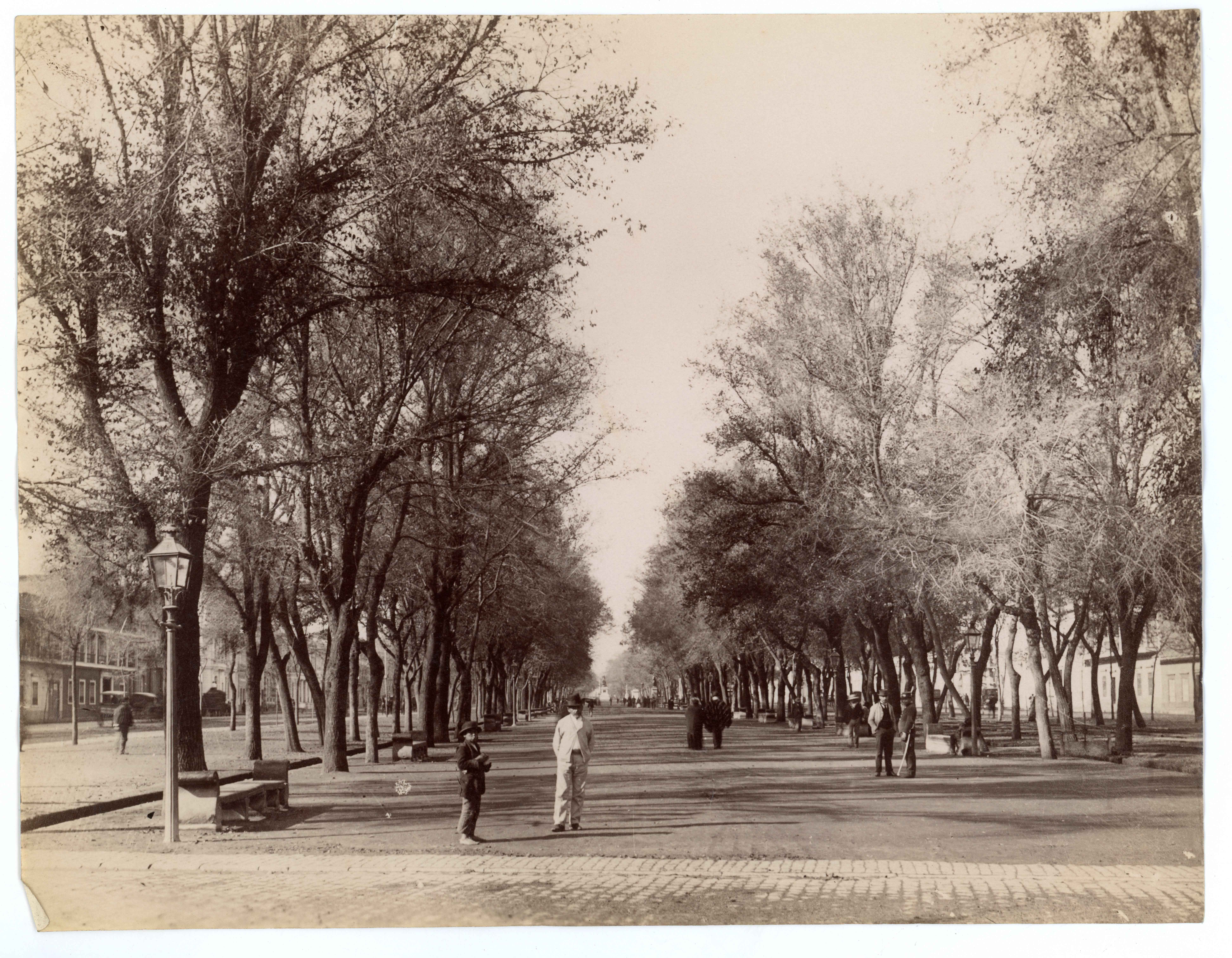 Alameda de Santiago, ca. 1904 — Casa Central de la Universidad de Chile — 1904 | Chile de Ayer