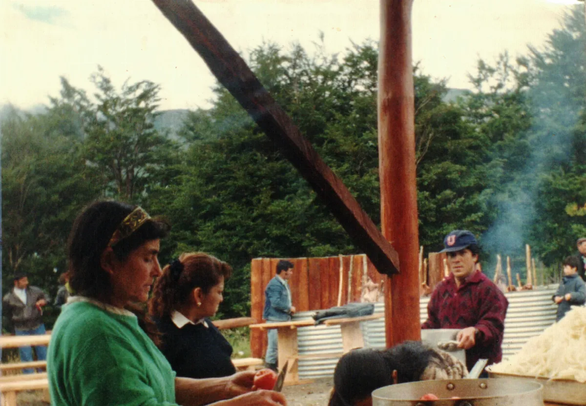 inauguración carretera a puerto yungay — Caleta Tortel — 1995 | Chile de Ayer