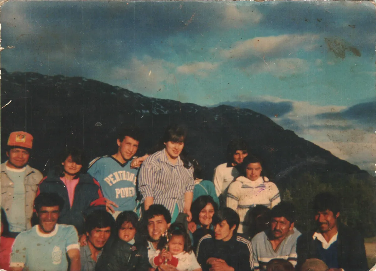 club deportivo 21 de mayo — Caleta Tortel — aprox. 1987 | Chile de Ayer