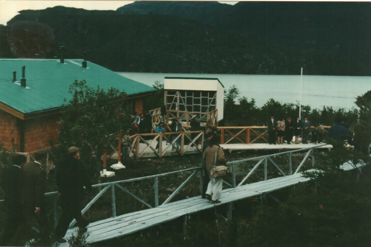 Inauguracion escuela — Caleta Tortel — 1998 | Chile de Ayer