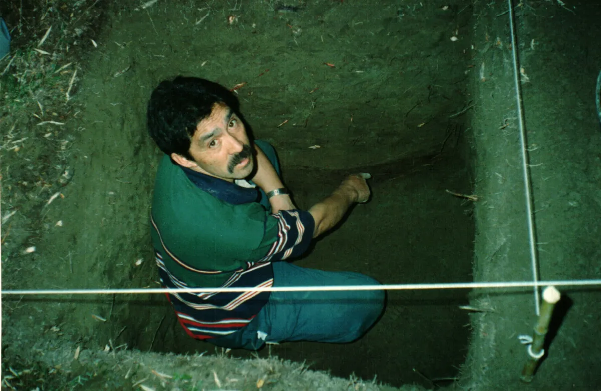 Exhumación — Isla de los Muertos — 1998 | Chile de Ayer