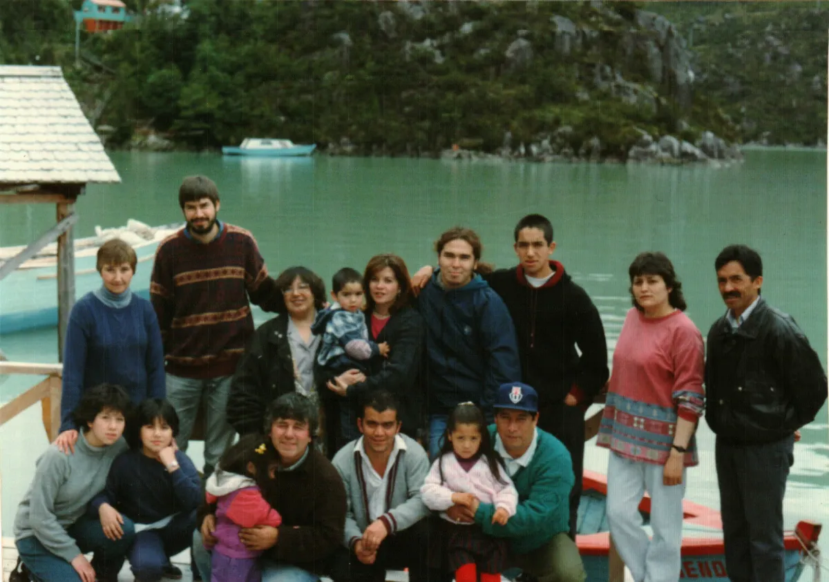 despedida servicio pais — Caleta Tortel — 1997 | Chile de Ayer