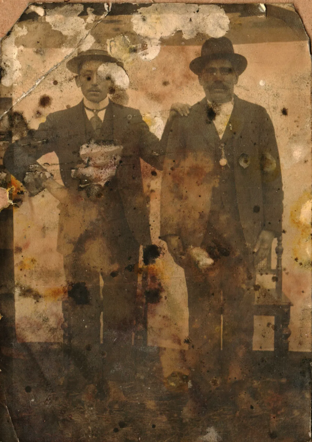 Retrato Hermanos — Coyhaique — aprox. 1939 | Chile de Ayer