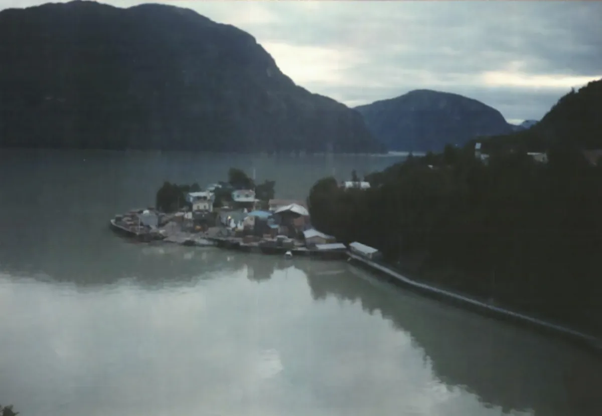 paiaje, sector centro — Caleta Tortel — 1989 | Chile de Ayer