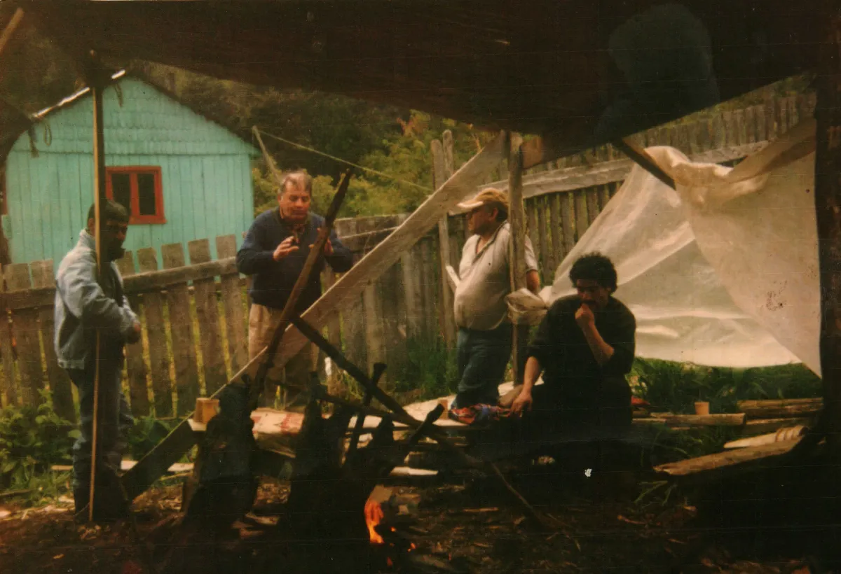 Asado — Caleta Tortel — aprox. 1999 | Chile de Ayer
