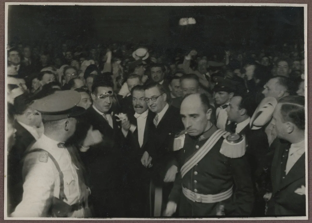 Pedro Aguirre Cerda rumbo a la ceremonia de cambio de mando presidencial — Santiago — 1938 | Chile de Ayer