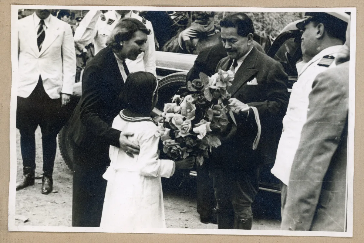 Presidente Pedro Aguirre Cerda en acto de conmemoración del Día de la Raza — 1939 | Chile de Ayer