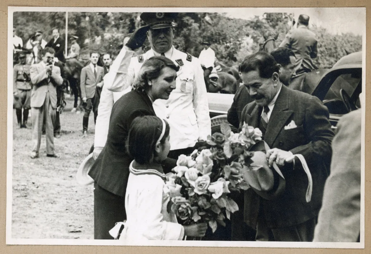 Presidente Pedro Aguirre Cerda en acto de conmemoración del Día de la Raza — 1939 | Chile de Ayer