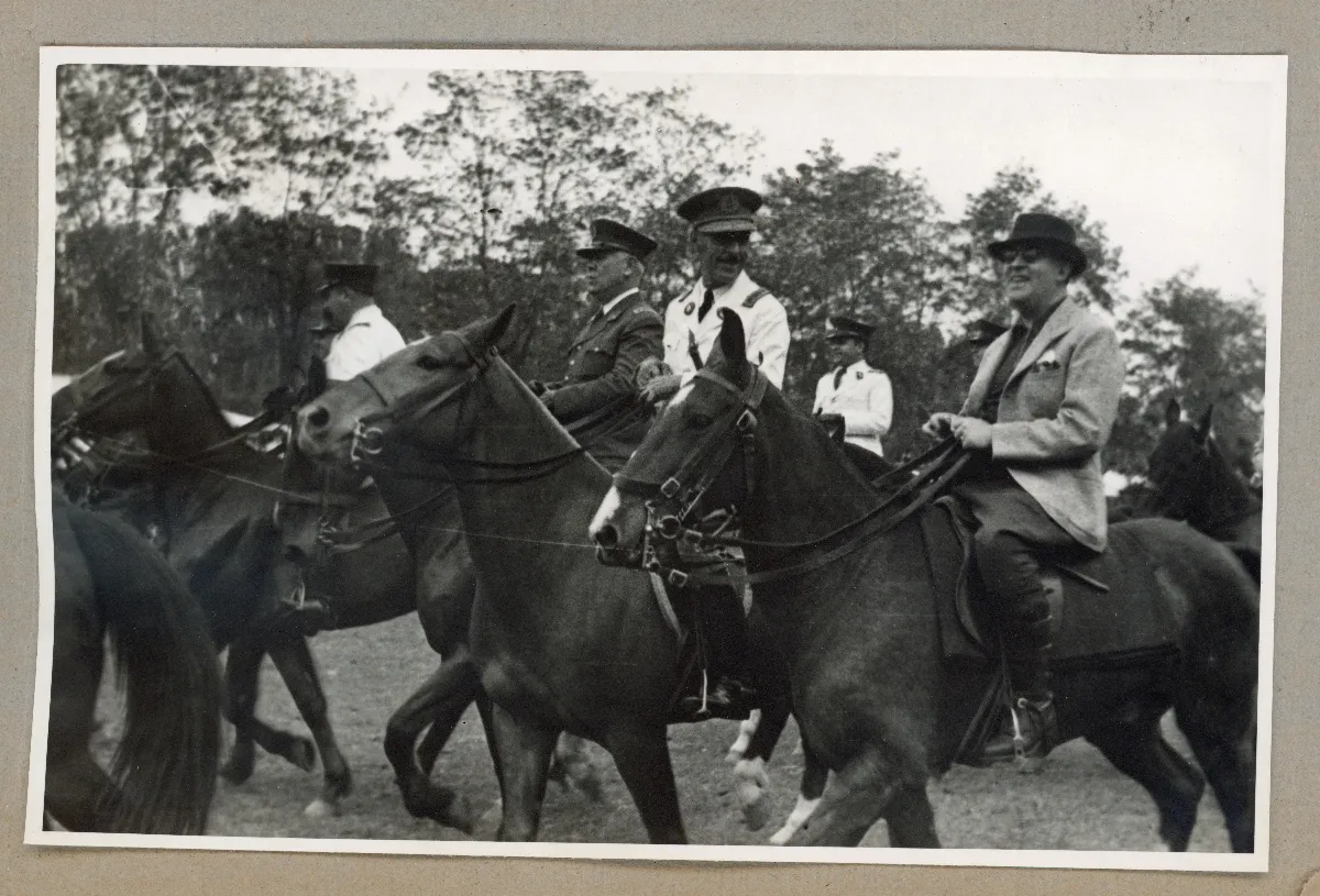 Presidente Pedro Aguirre Cerda en acto conmemorativo del Día de la Raza — 1939 | Chile de Ayer