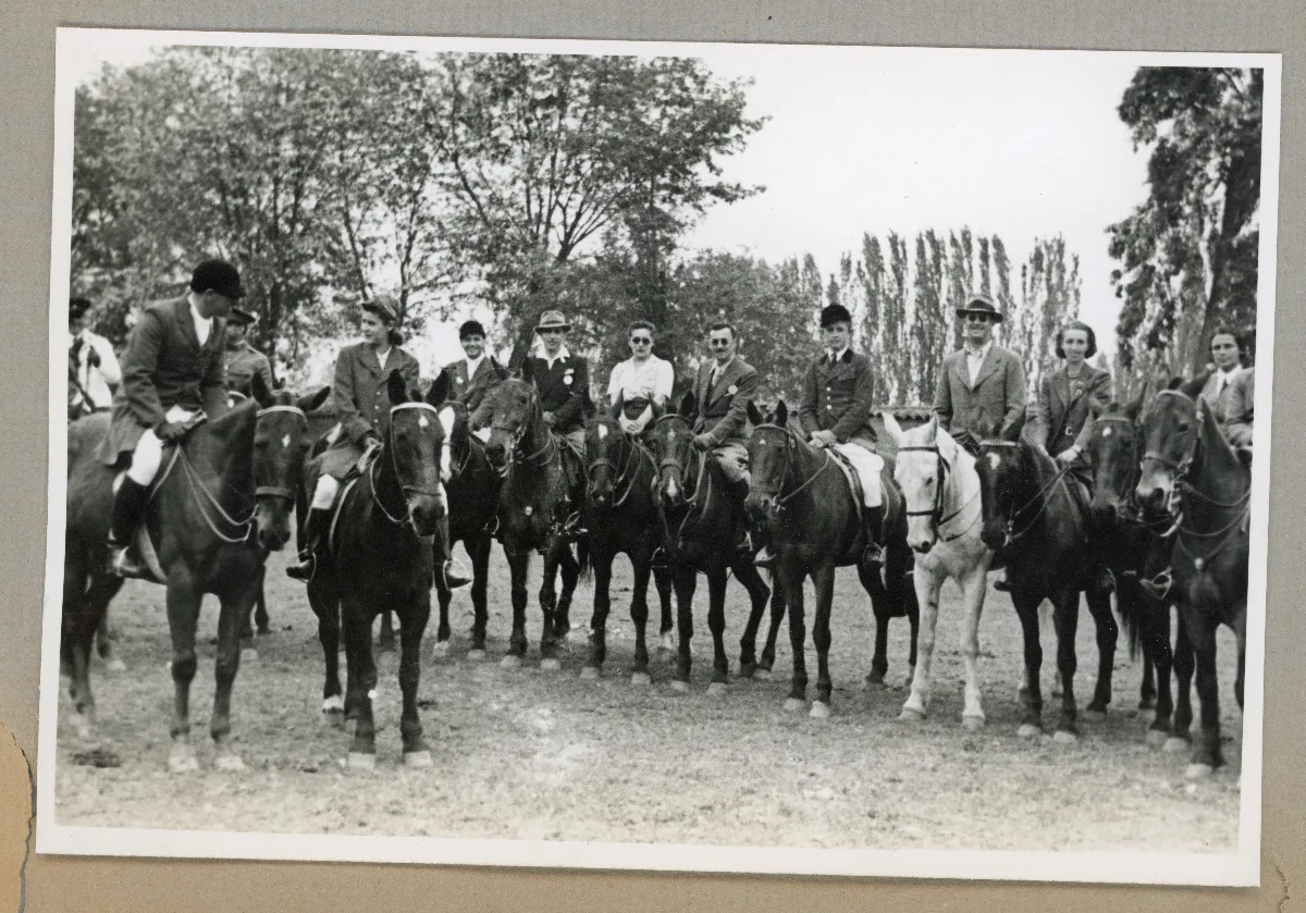 Presidente Pedro Aguirre Cerda en acto ecuestre de conmemoración del Día de la Raza — 1939 | Chile de Ayer