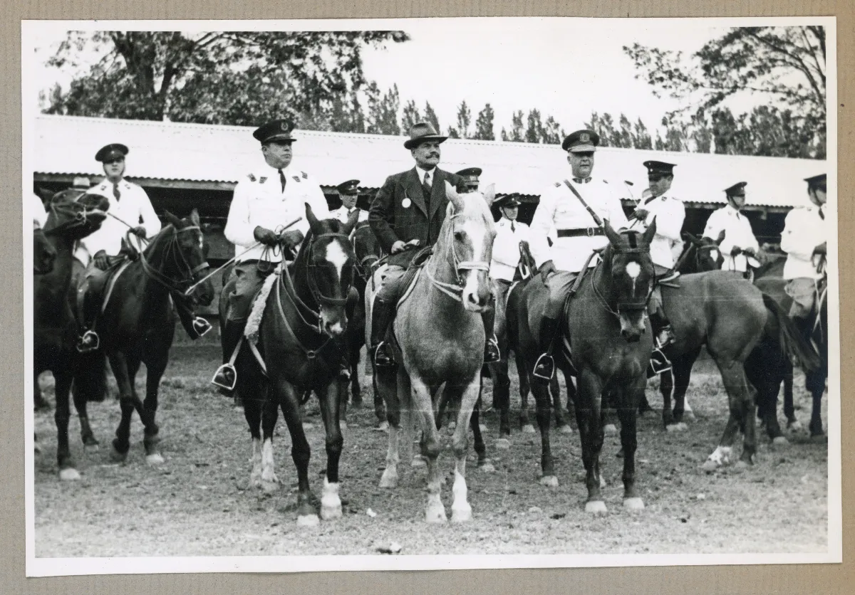 Presidente Pedro Aguirre Cerda en acto ecuestre de conmemoración del Día de la Raza — 1939 | Chile de Ayer