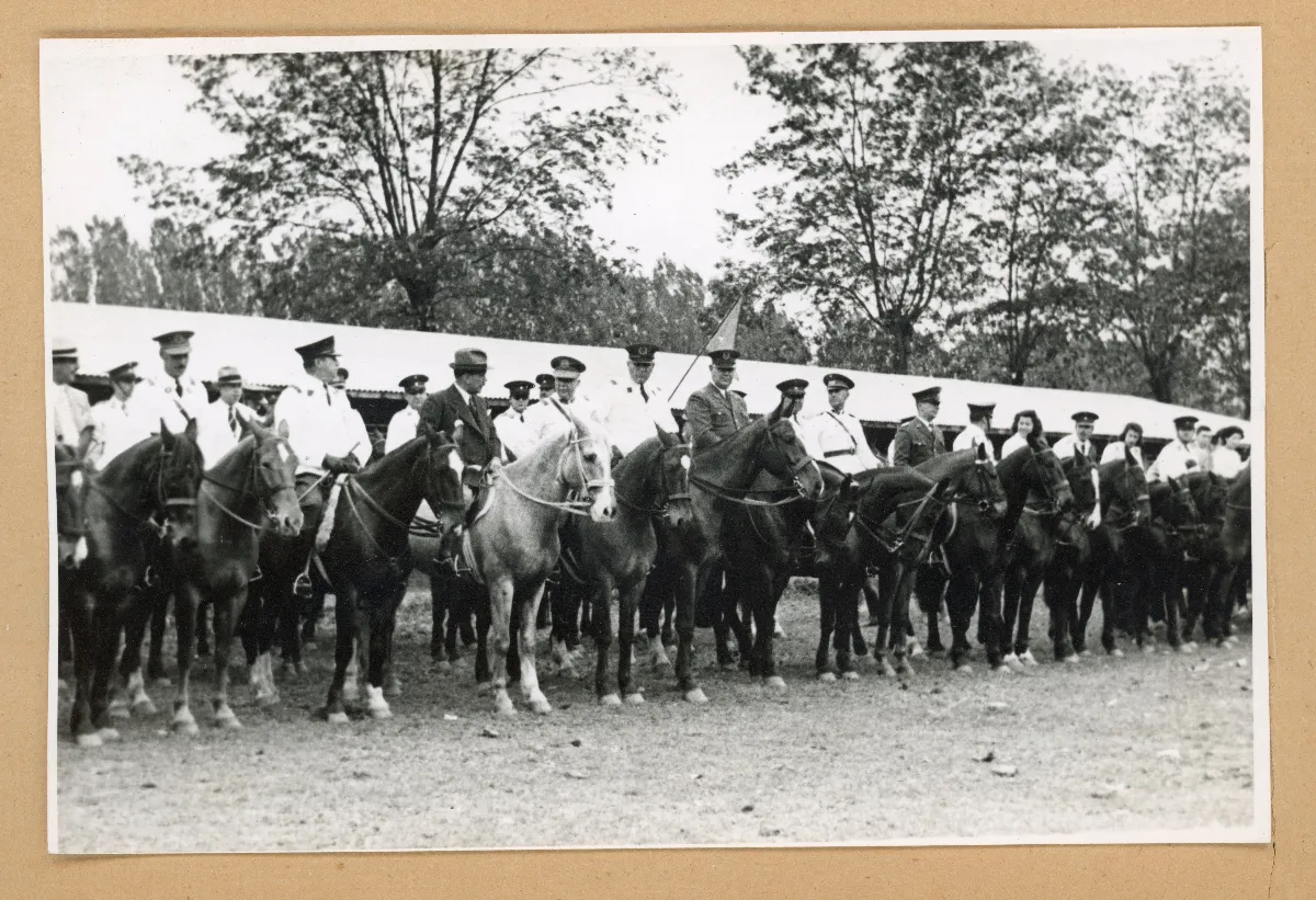Presidente Pedro Aguirre Cerda en acto de conmemoración del Día de la Raza — 1939 | Chile de Ayer