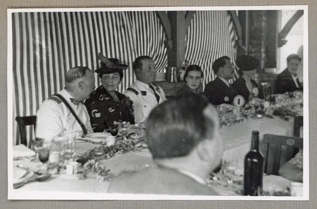 Presidente Pedro Aguirre Cerda en acto conmemorativo del Día de la Raza — 1939 | Chile de Ayer