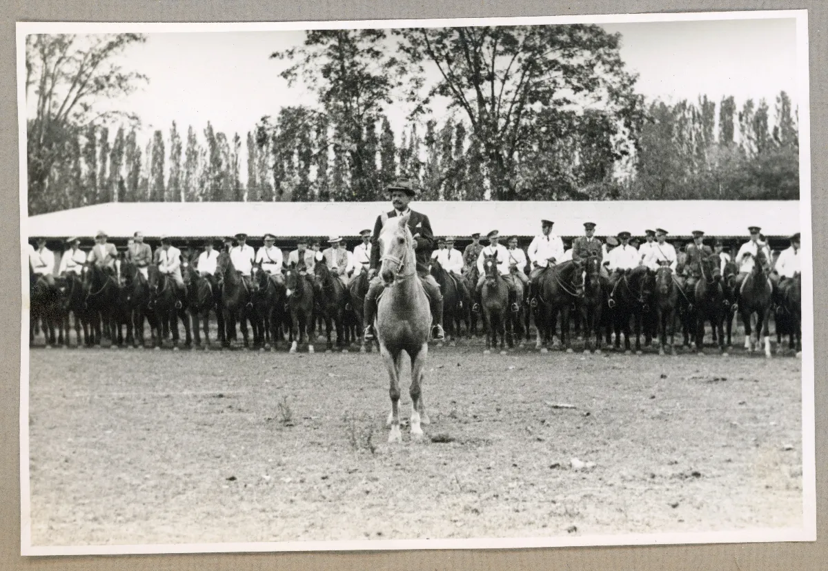Presidente Pedro Aguirre Cerda en acto de conmemoración del Día de la Raza — 1939 | Chile de Ayer