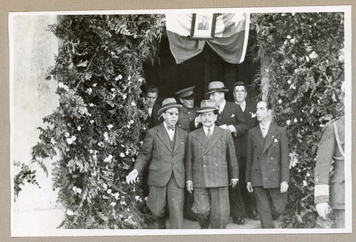 Recepción presidencial en escuela pública durante gira austral — Lota — 1939 | Chile de Ayer