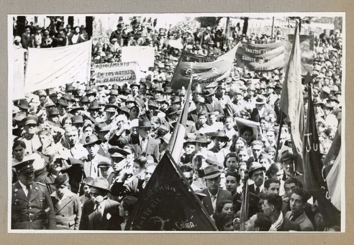 Concentración pública en acto cívico de Lota — Lota — aprox. 1940 | Chile de Ayer
