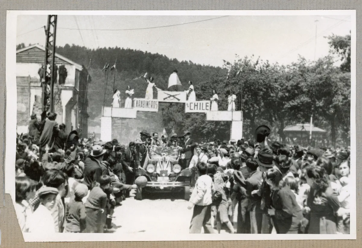 Acto cívico oficial presidencial en Lota — Lota — aprox. 1939 | Chile de Ayer