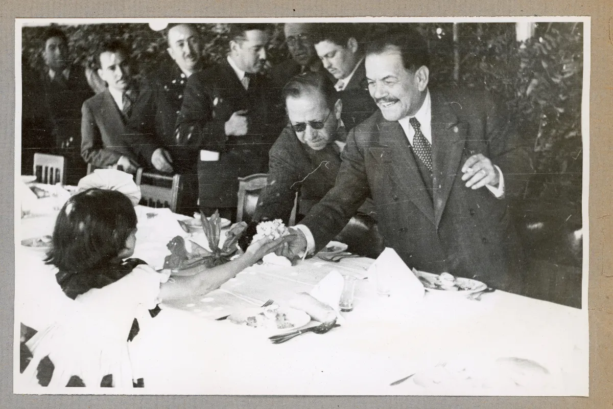 Presidente Pedro Aguirre Cerda en banquete oficial en Lota — Lota — aprox. 1940 | Chile de Ayer